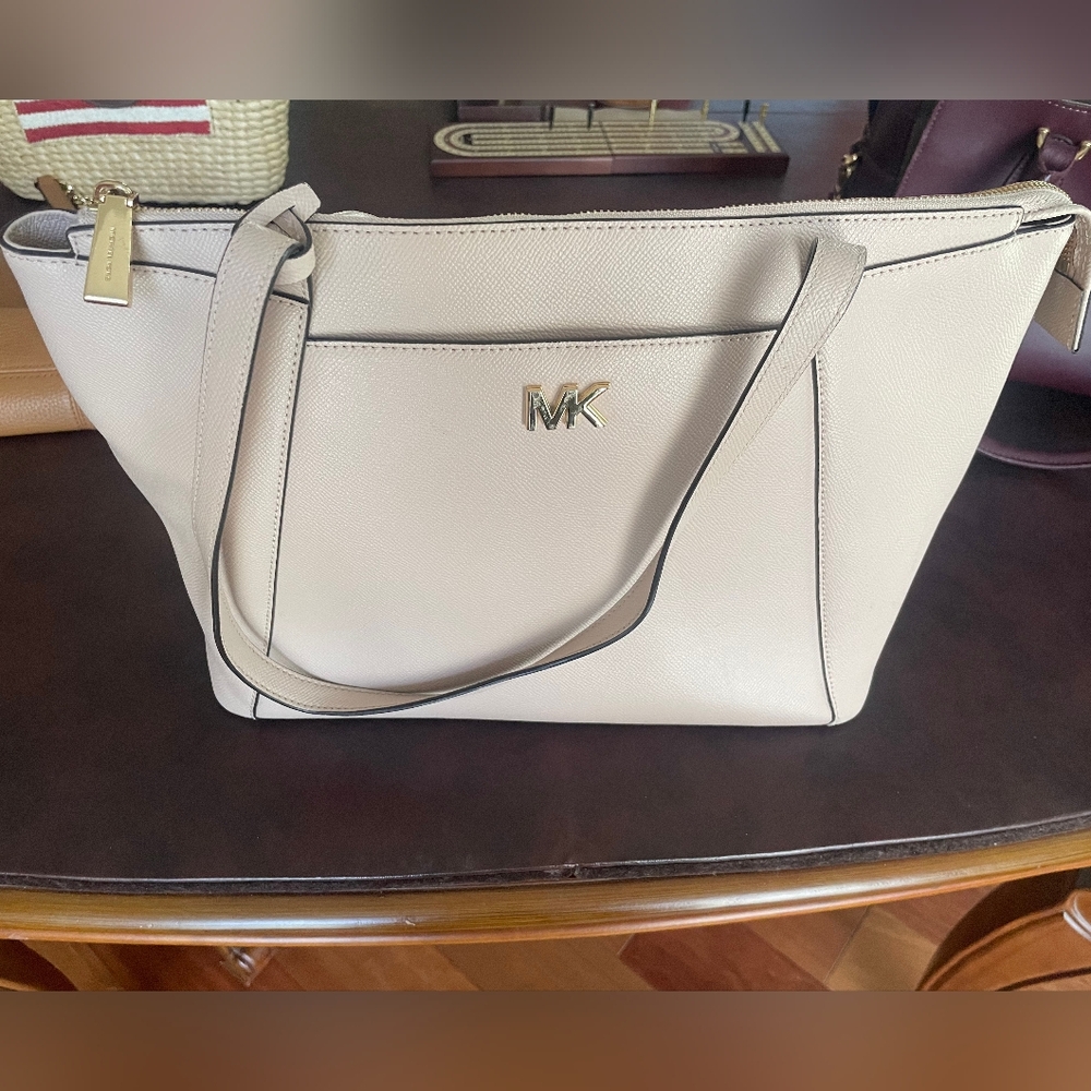 Light Pink Michael Kors Purse